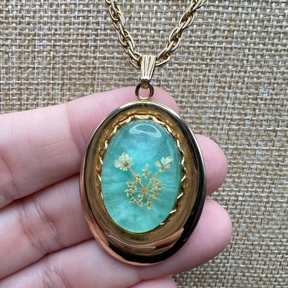 Vintage Dried Flowers encased in Lucite Pendant Gold Tone Necklace MCM